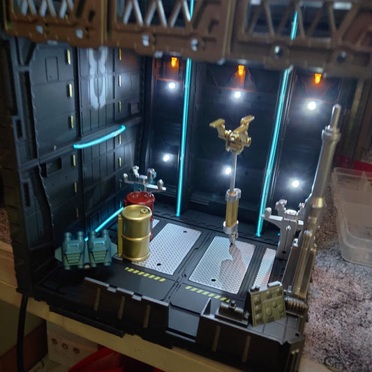 نموذج لجسم مقاس 16 × 15 × 33 سم