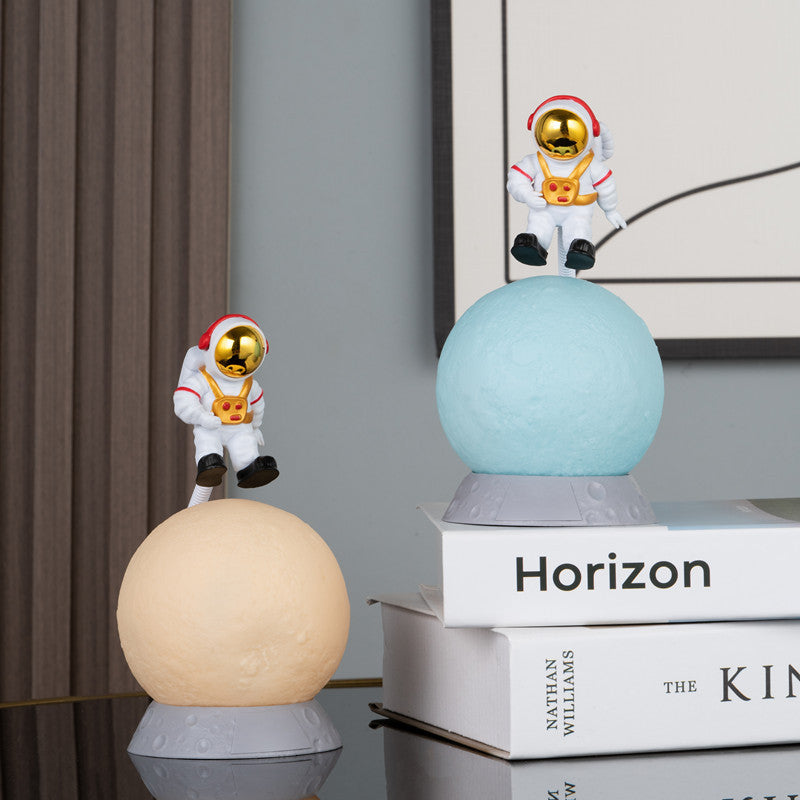 Suspended Astronaut Ornament Lunar Lamp