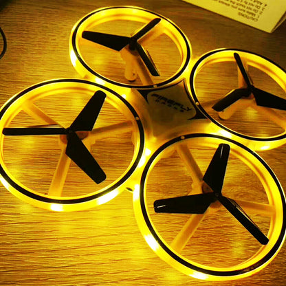 Quadcopter fliegende Drohne