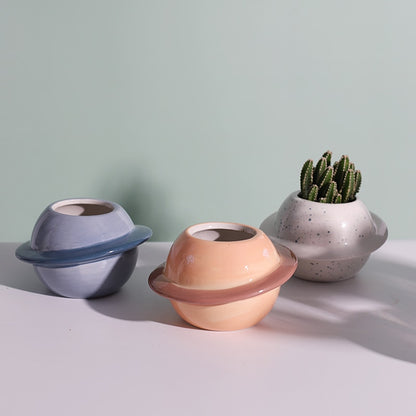 Creative Planet ceramic pot