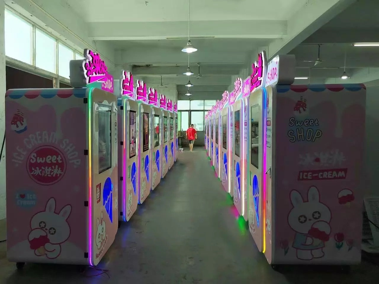 Commercial vending Automatic Ice Cream Machine.